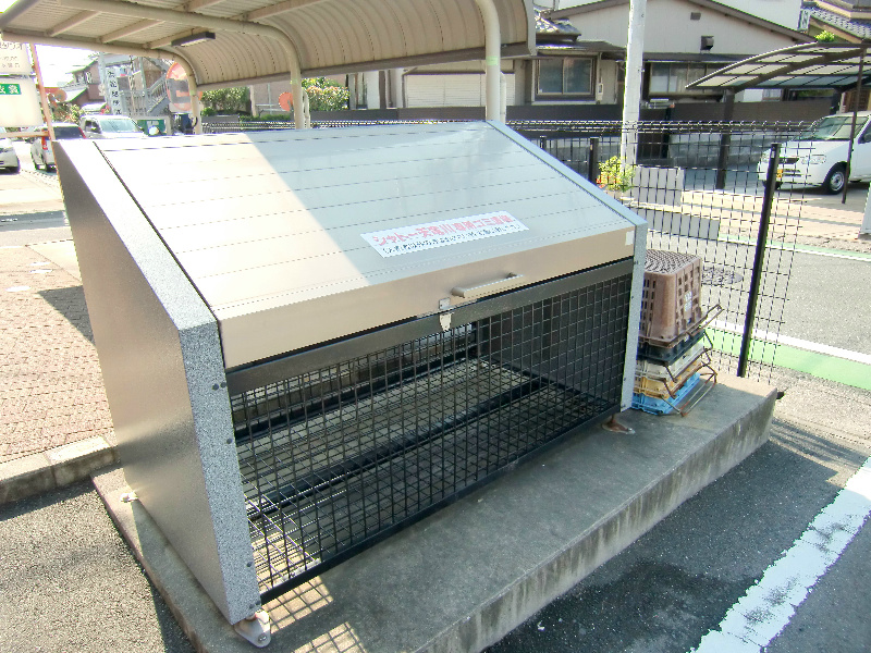 敷地内ゴミ置き場