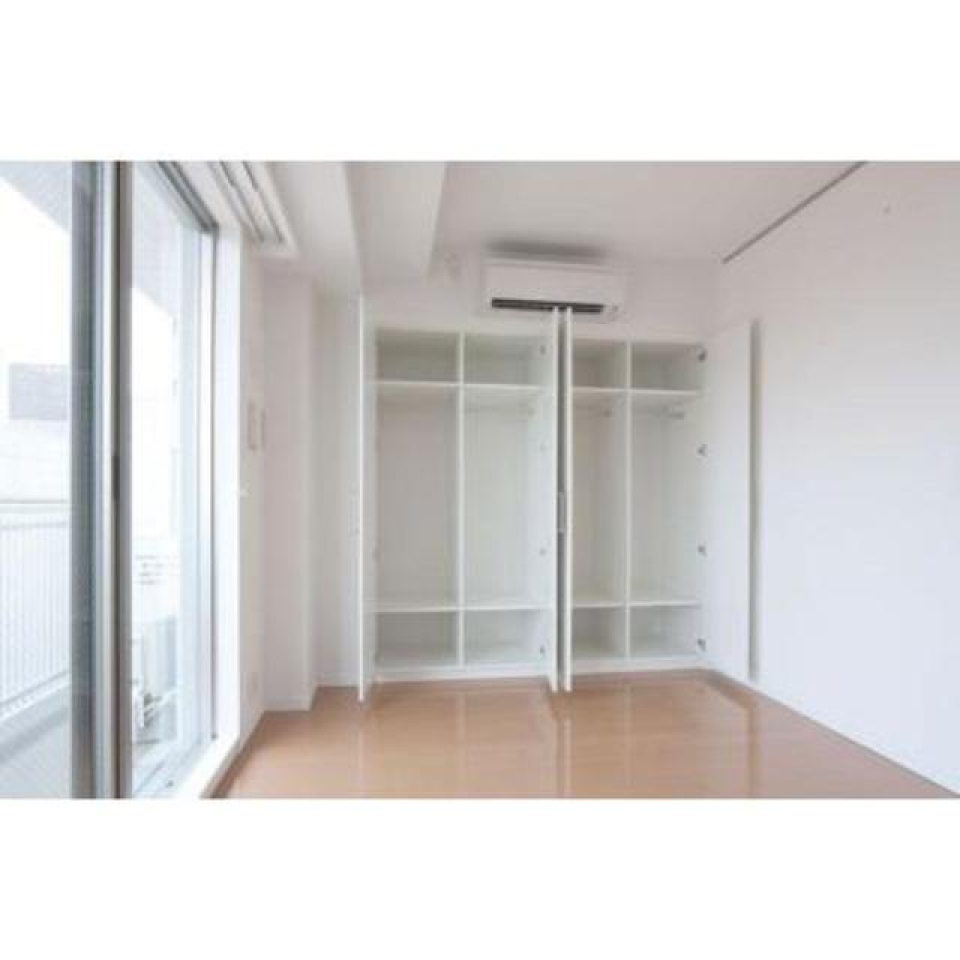 クローゼットがセクション分けされているから、用途ごとにうまく収納したい。※写真は同タイプ住戸です。