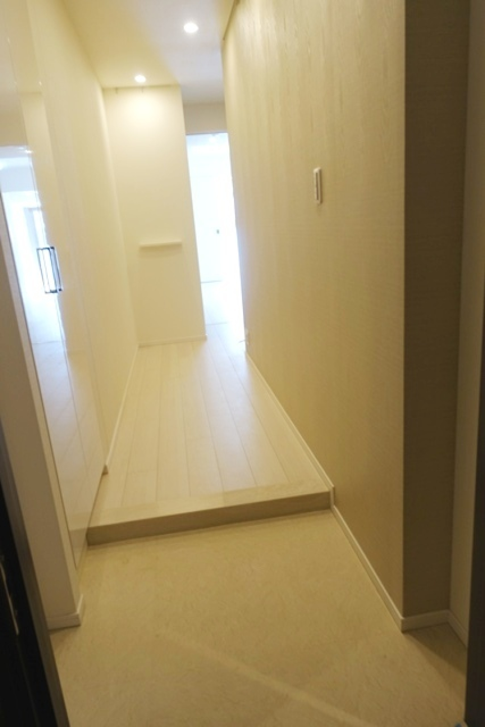 玄関の様子です。
※写真は同タイプ住戸です。