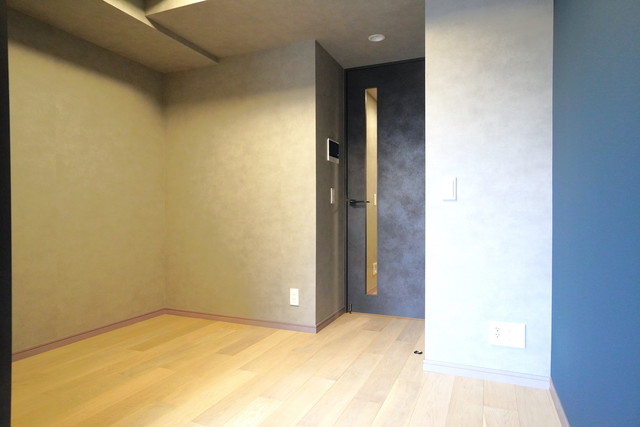 壁紙や扉がお洒落です。
※写真は同タイプ住戸です。