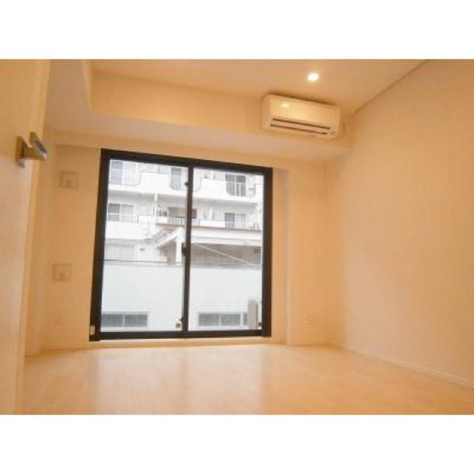 8.3帖の洋室です。
※写真は同タイプ住戸です。