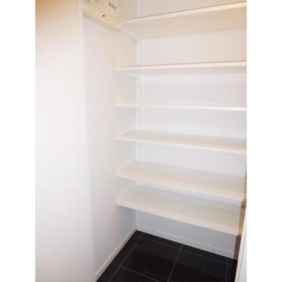 クローゼットの中です。
※写真は同タイプ住戸です。