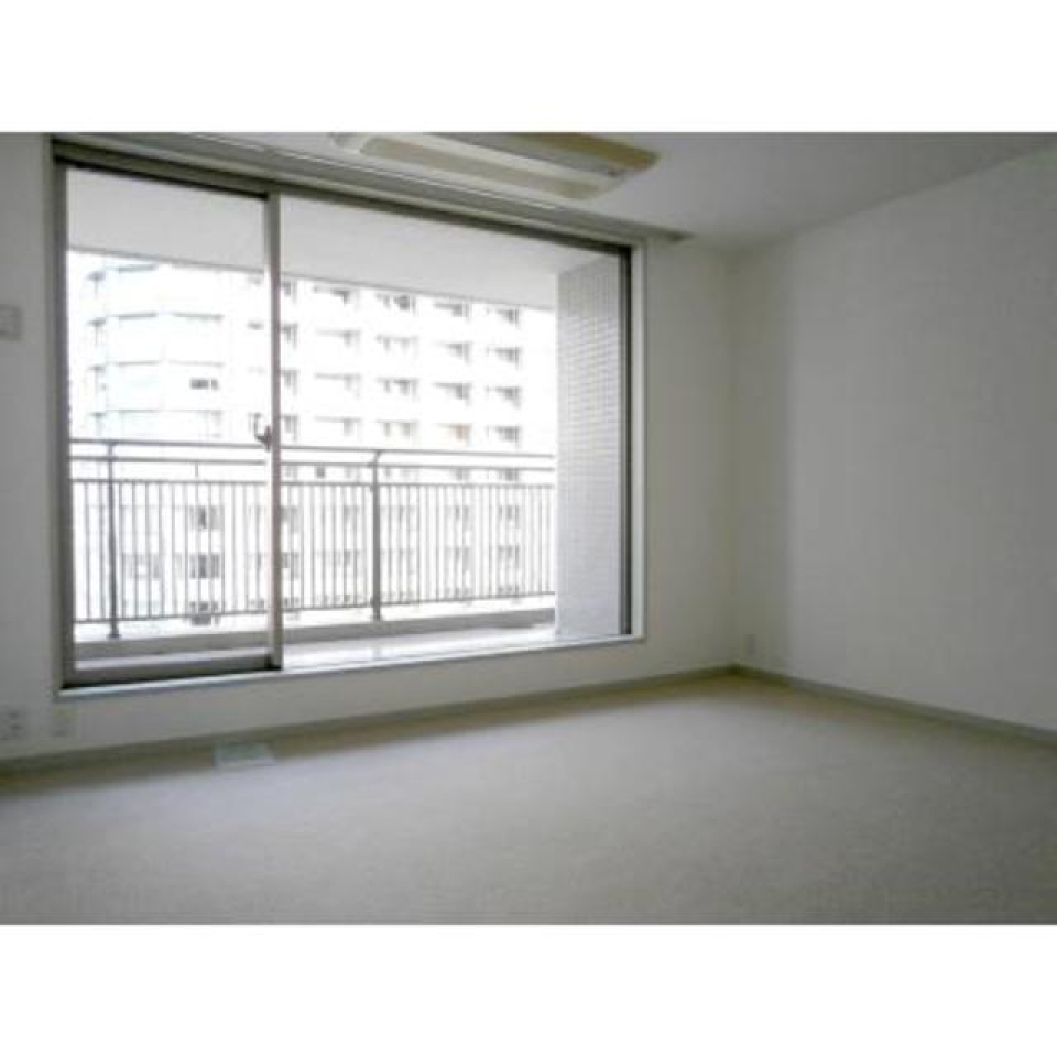 ６．６帖の洋室が広がり〼。※写真は同タイプ住戸です。