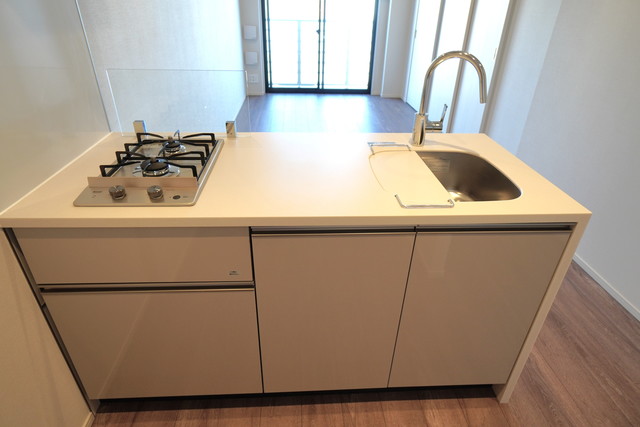 2口のガスコンロ付きです。
※写真は同タイプ住戸です。