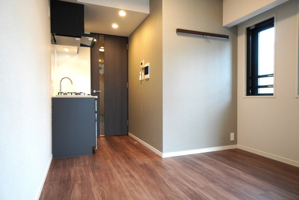 角部屋なのでバルコニーの他にダイニングに窓がついています、※写真は同タイプ住戸です。