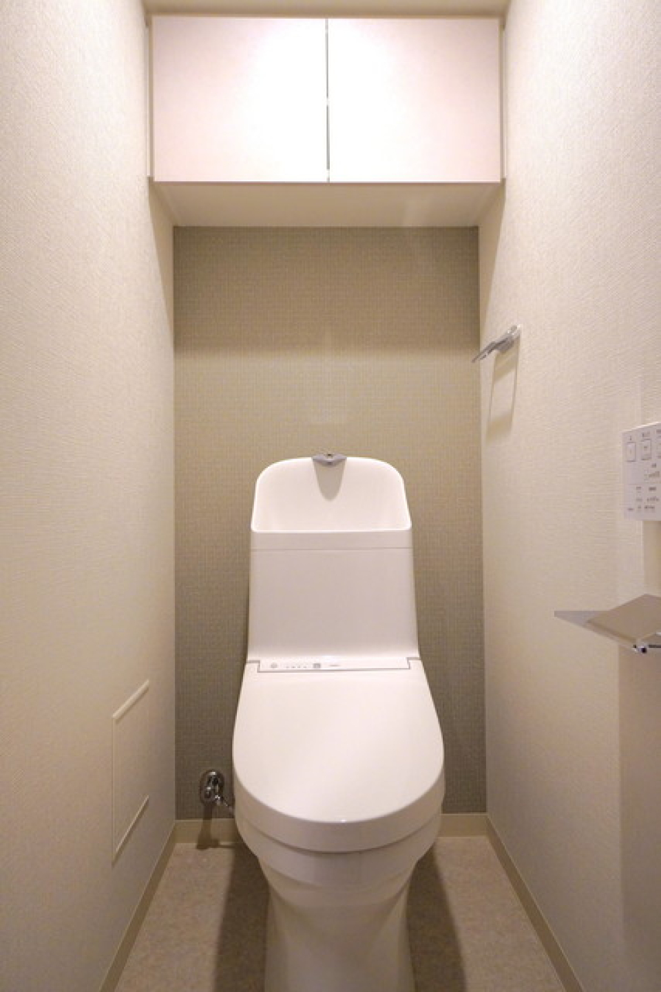 棚があるので、日用品のストックに便利です。※写真は同タイプ住戸です。