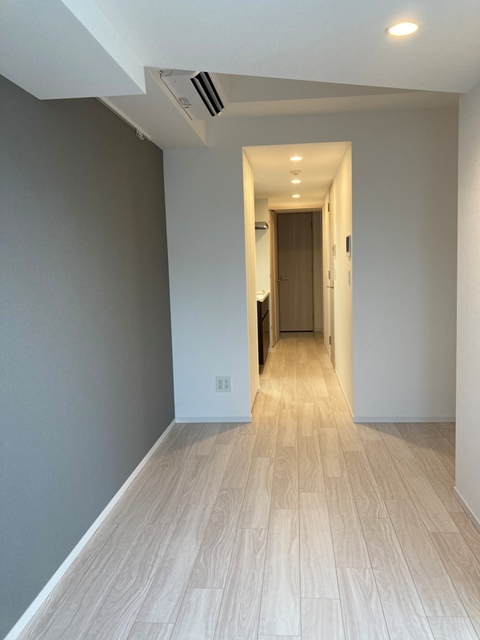 グレーのアクセントウォールはどんなインテリアとも相性◎
※写真は同タイプ住戸です。