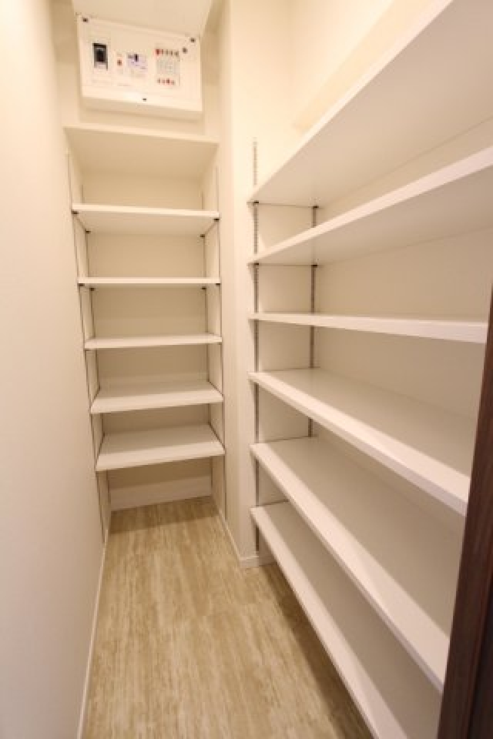 シューズボックスを開けた時の様子。