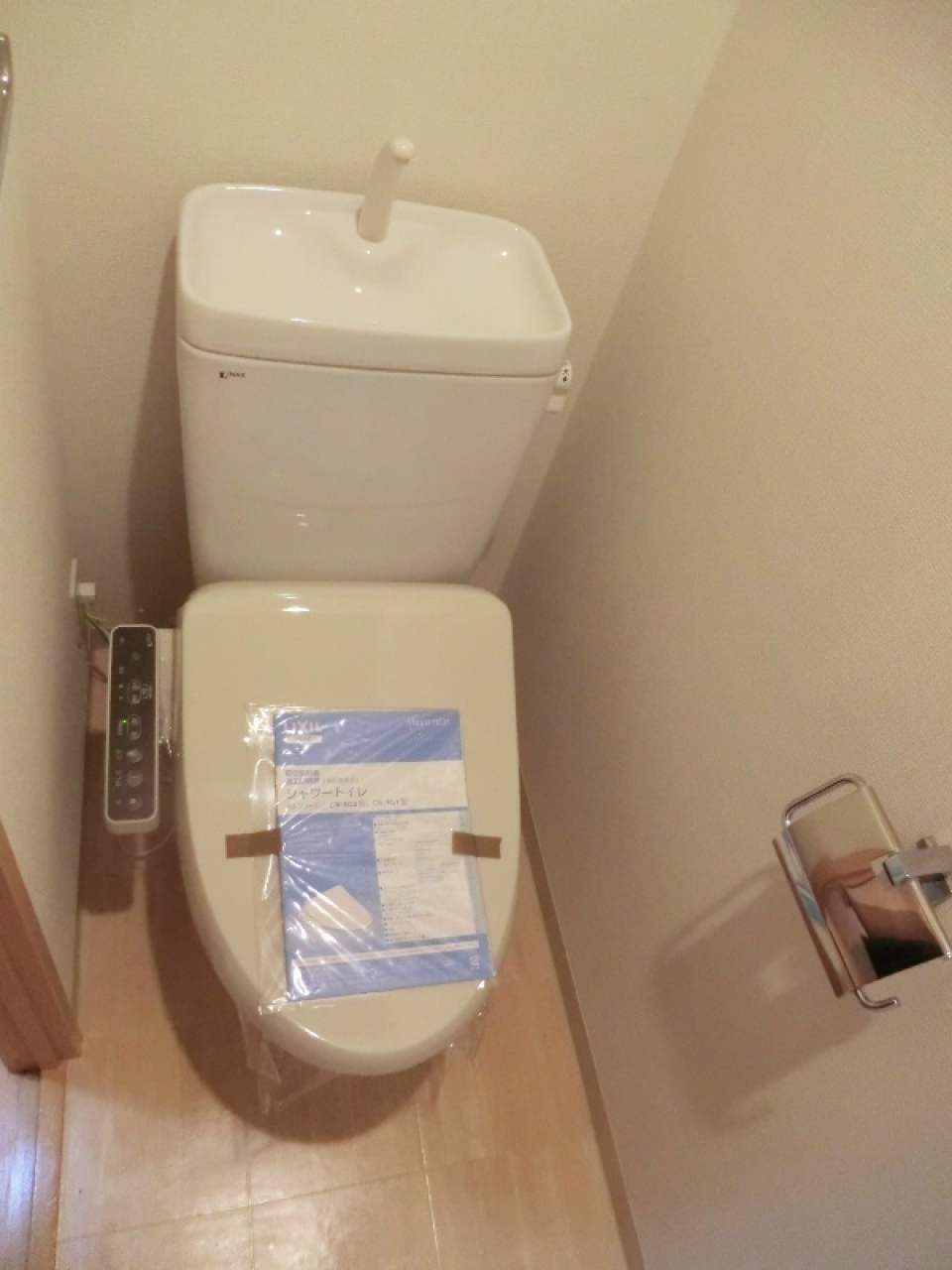 シンプルなトイレです。※参考写真