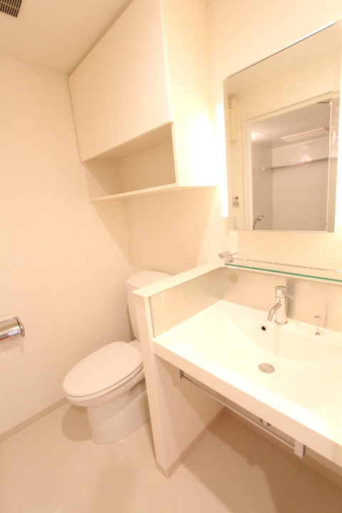 洗面台・トイレです。
※参考写真