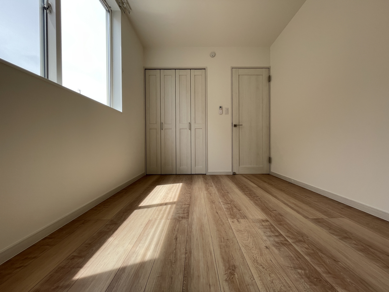 窓もあるので明るいです