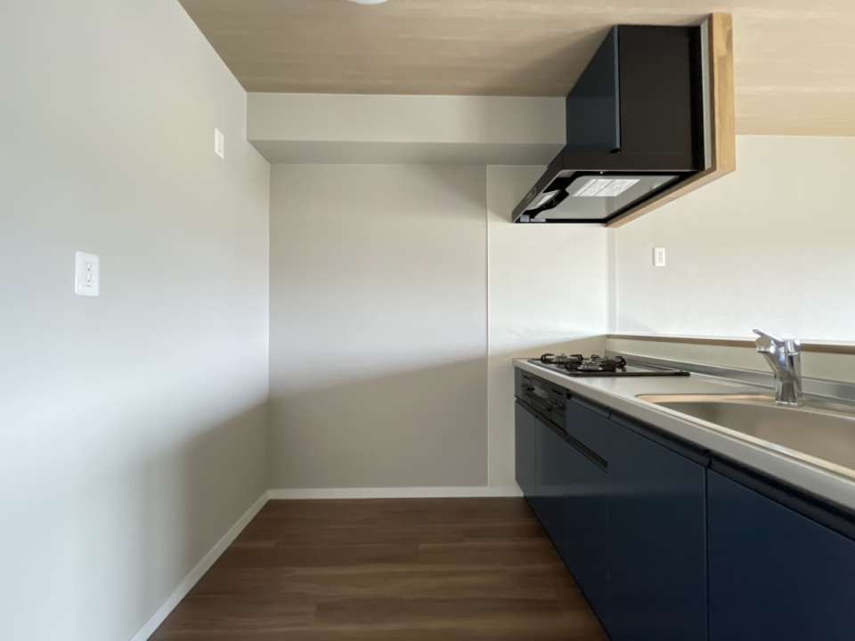 ファミリータイプの冷蔵庫をおいてもまだ余裕がありそう