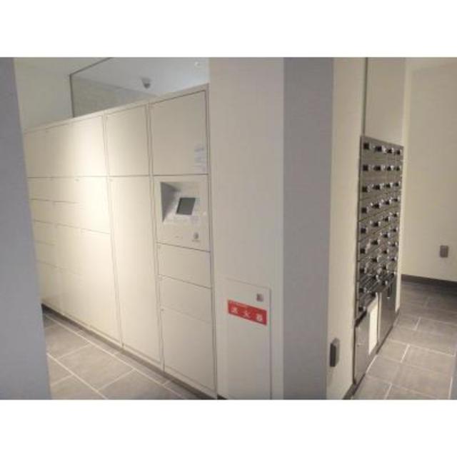 共有部分には宅配ボックスがあります。