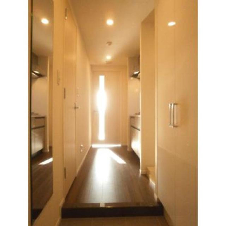 玄関からの様子です。
※写真は同タイプ住戸です。