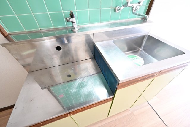 ガスコンロを設置することが出来ます。