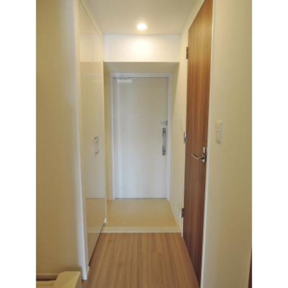 玄関からの様子です。
※写真は同タイプ住戸です。