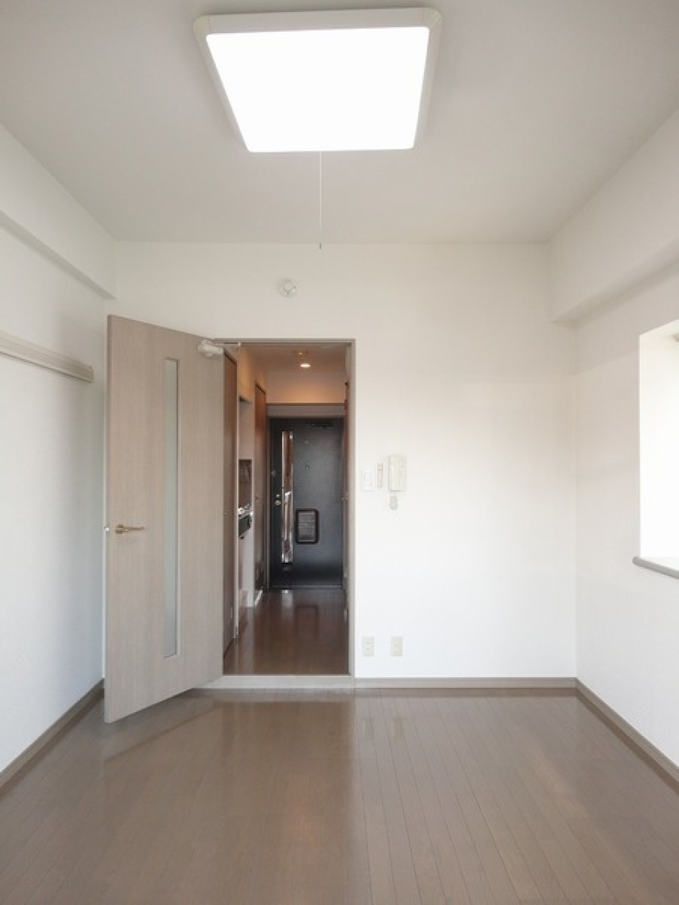 6.2帖の洋室に東側に窓が付いています。