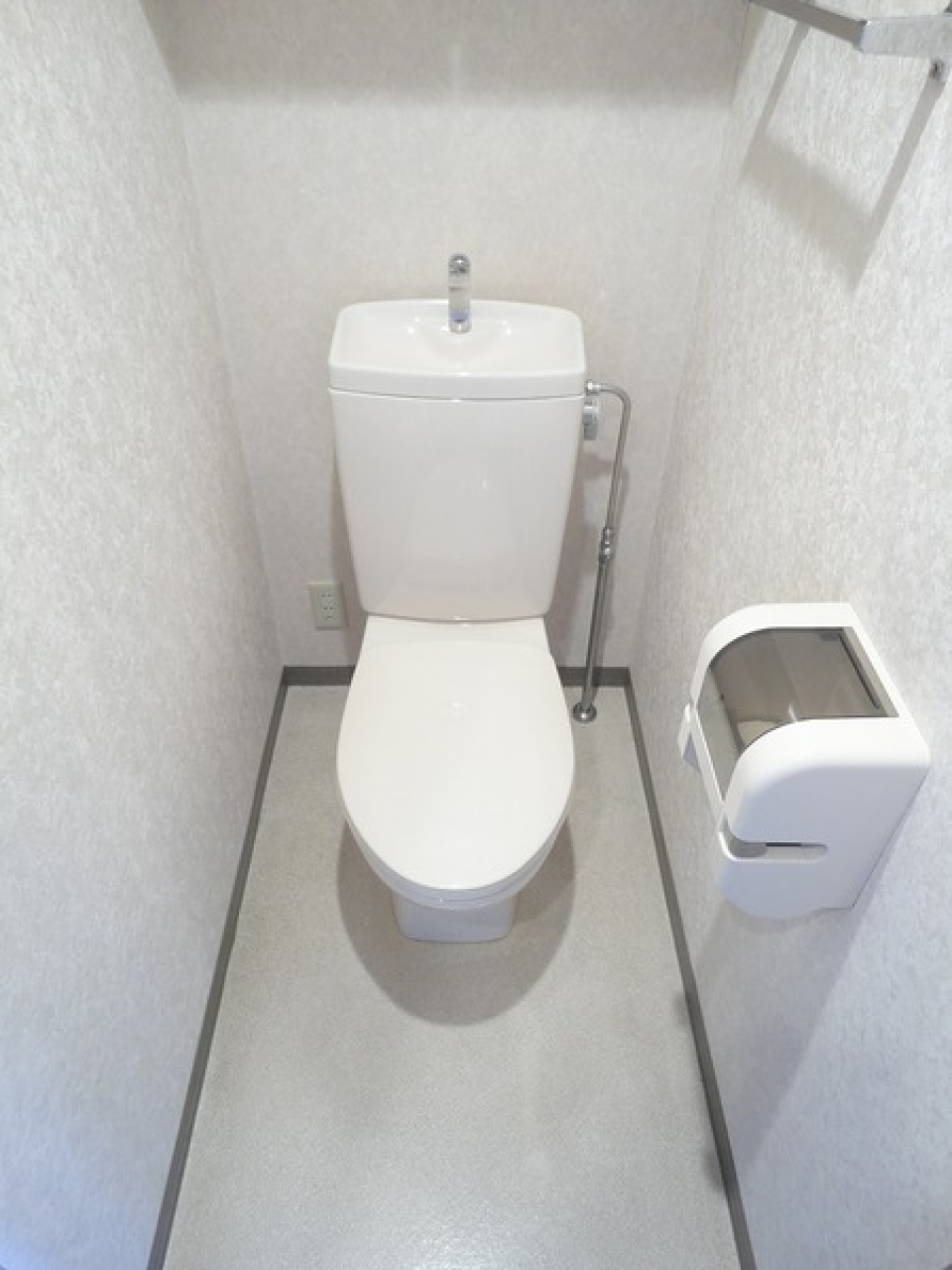 シンプルなトイレです。