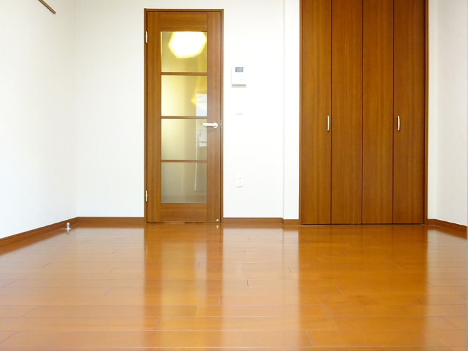 駅から近い世田谷1K。閑静な住宅街にあるため、のんびりとした雰囲気を味わえる場所です。