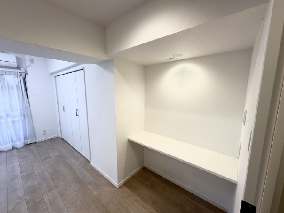 この棚・・・実は勉強机なんです。