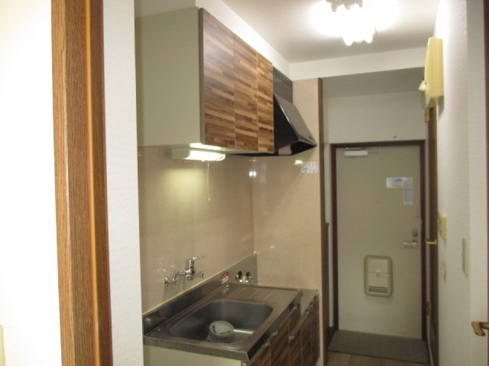 キッチンの様子。ガスコンロはご自身で設置が必要です