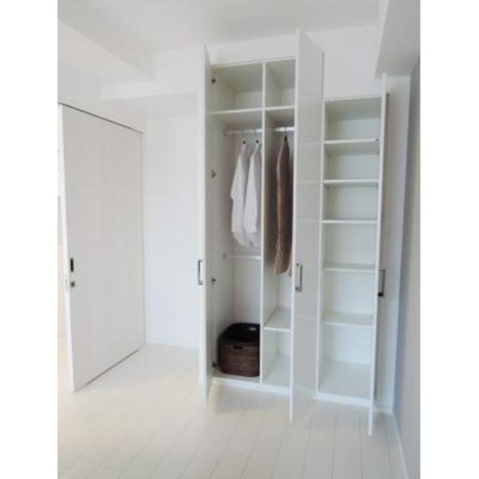 洋室にはクローゼットが付いています。
※写真は同タイプ住戸です。装飾品はイメージです。