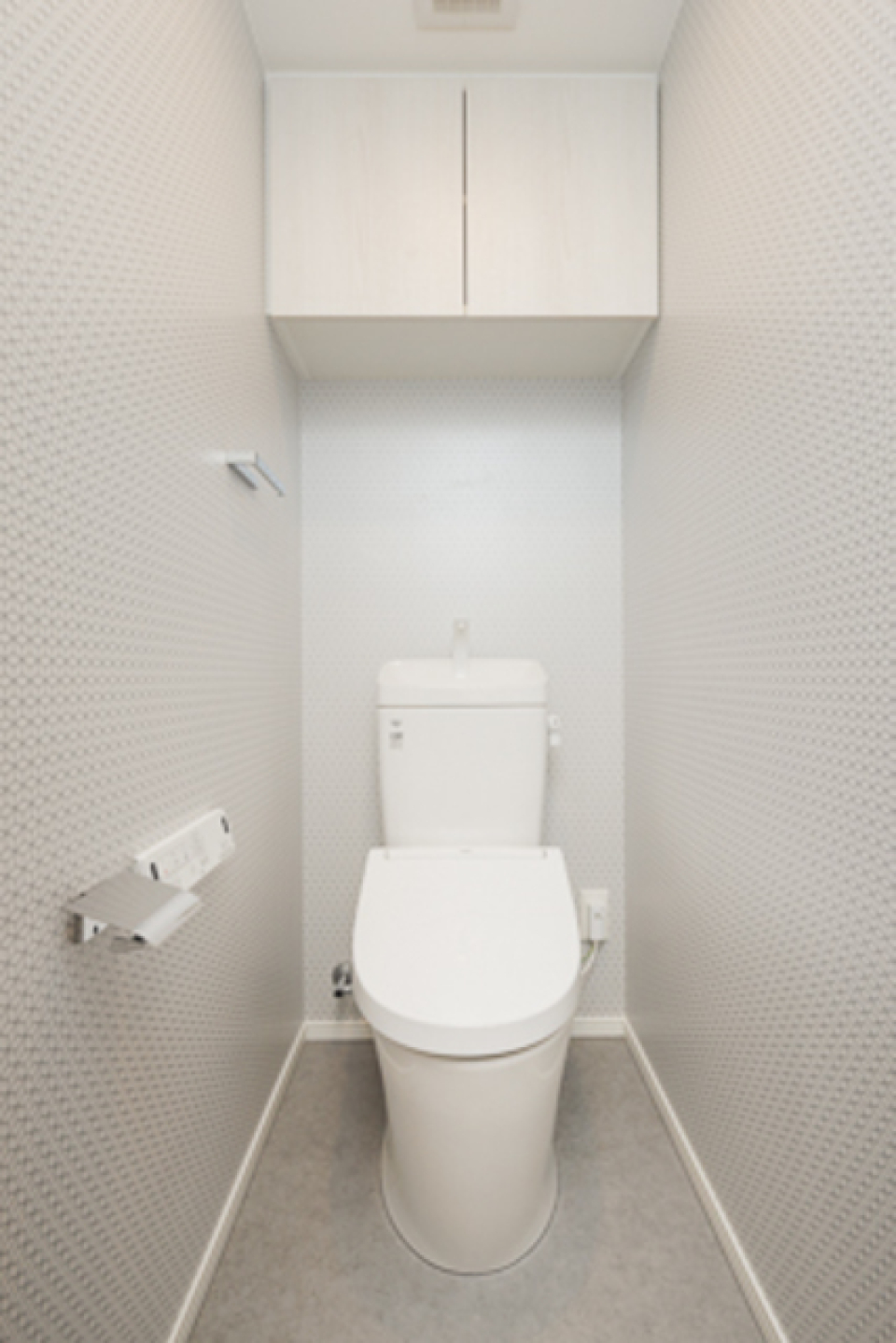 棚があるので日用品をストックできます。※写真は同タイプ住戸です。