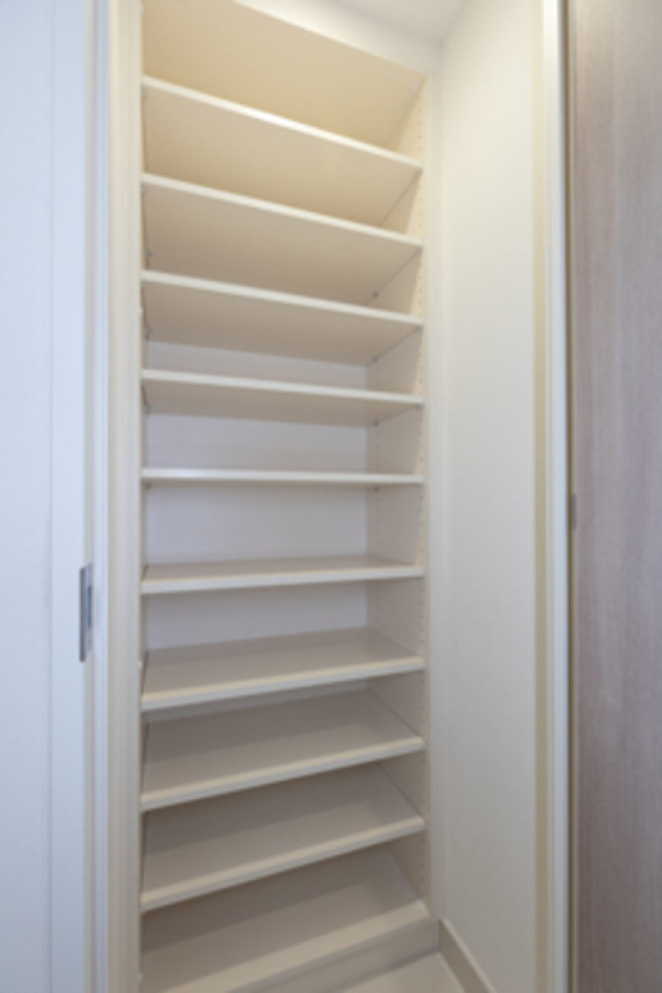 収納の様子です。
※写真は同タイプ住戸です。