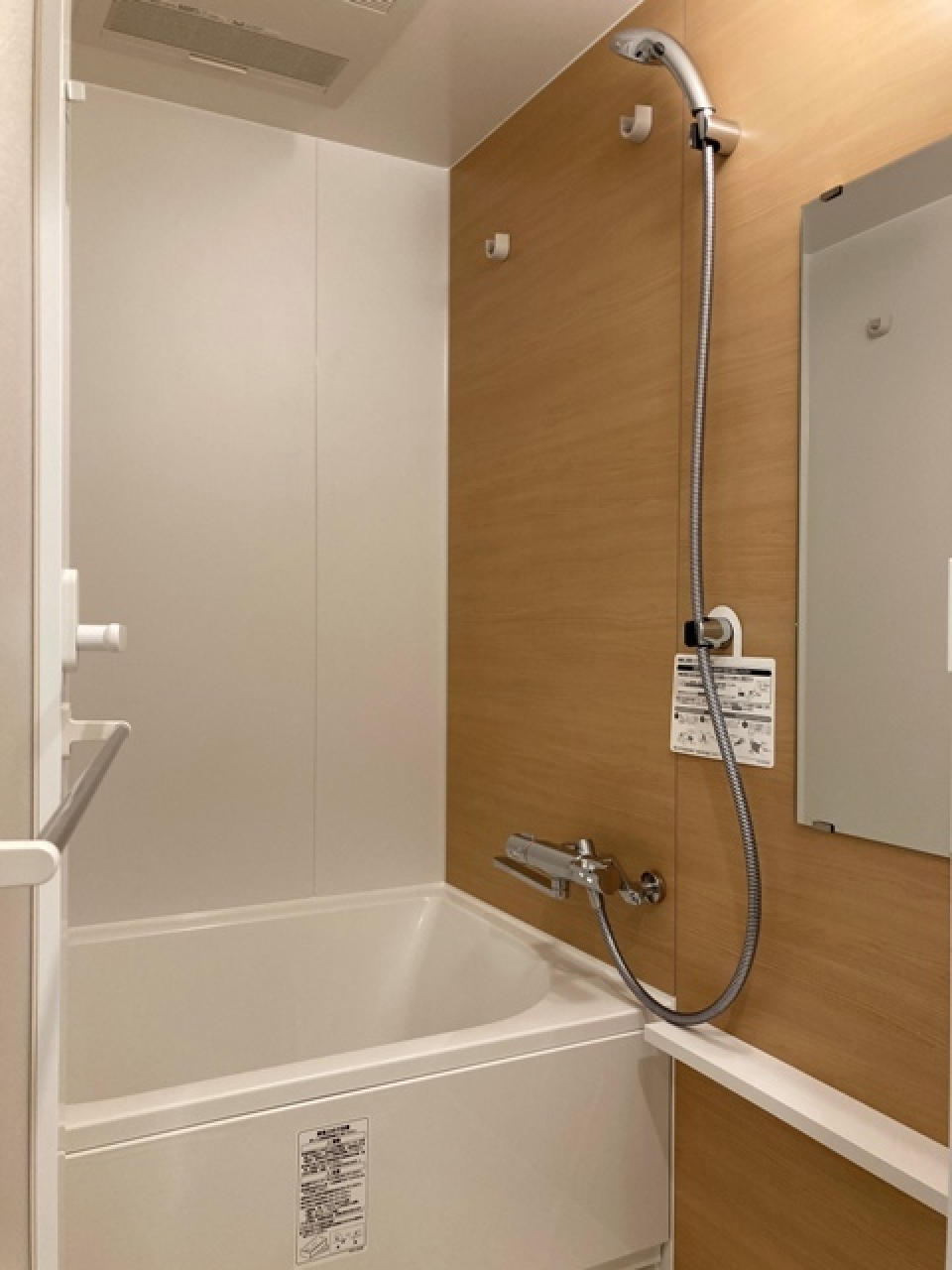 浴室です。シンプルな造りです。
※写真は同タイプ住戸です。