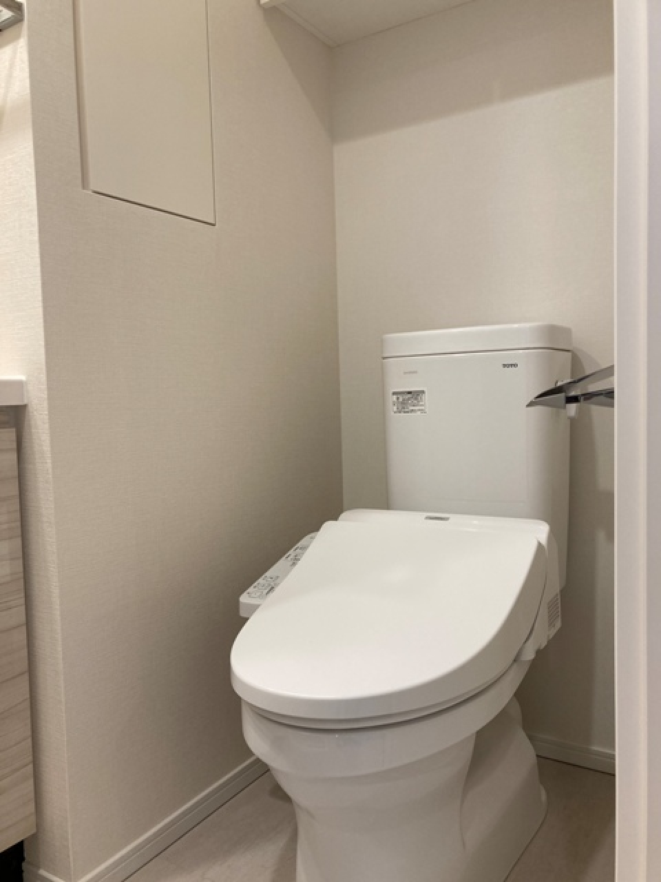 トイレです。
※写真は同タイプ住戸です。