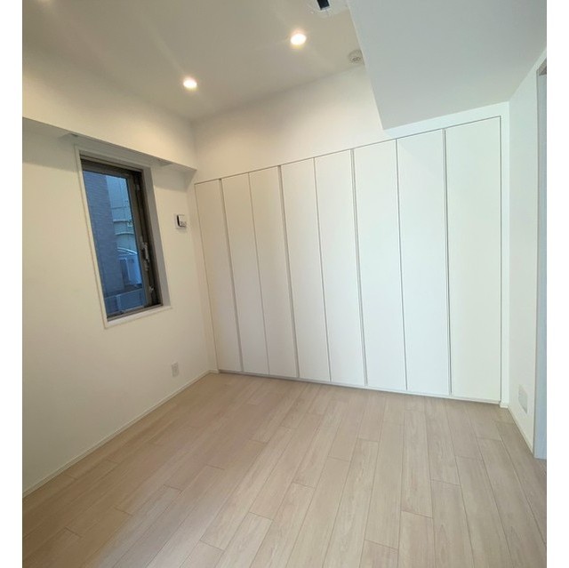 ４．０帖の洋室にはクローゼットが完備されています。