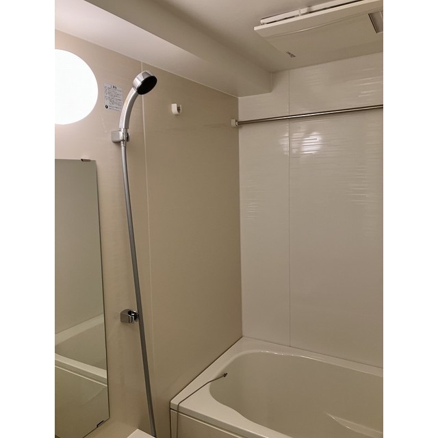 浴室はシンプルな造りです。