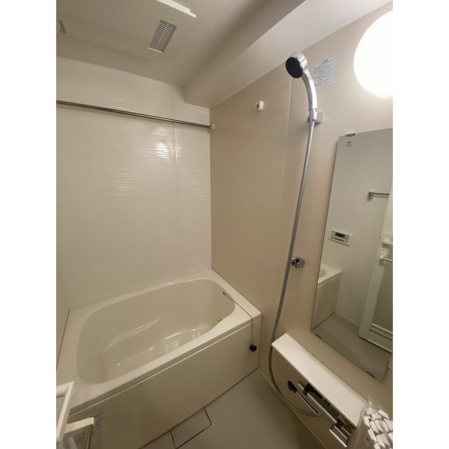 浴室はシンプルな造りです。