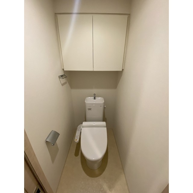 棚があるので日用品などストックしやすそうです。