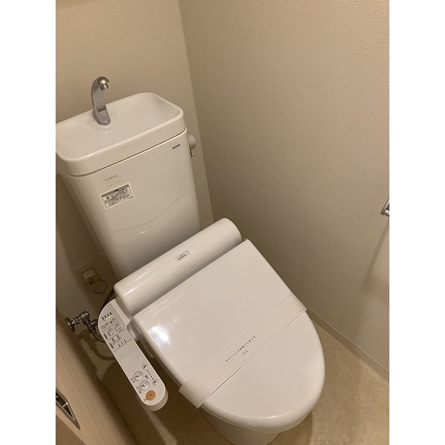 シンプルなトイレ。