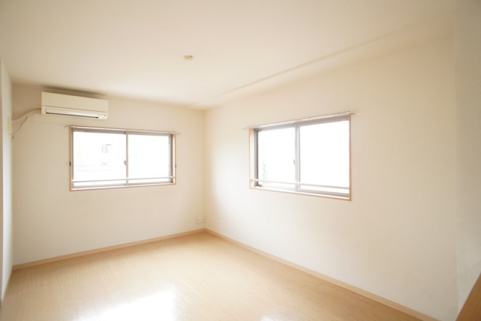 こちらの洋室は寝室に。