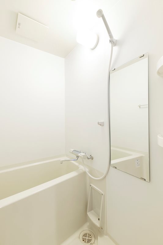 浴槽もあります、ぜひ湯船に浸かりましょう。