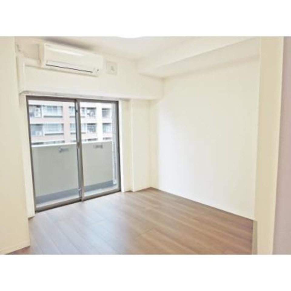 洋室の広さは6帖。※写真は同タイプ住戸です。