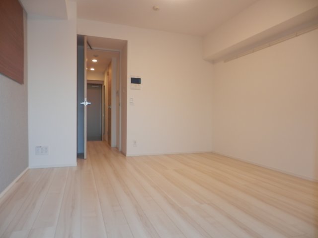 築浅最上階の1K。駅からも近く、街並みは昔ながらの懐かしさ溢れ、どこか落ち着く、そんな場所です。