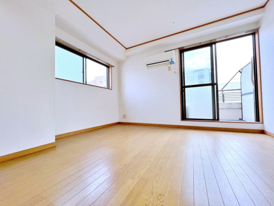 南向きの７帖の広さの洋室です。