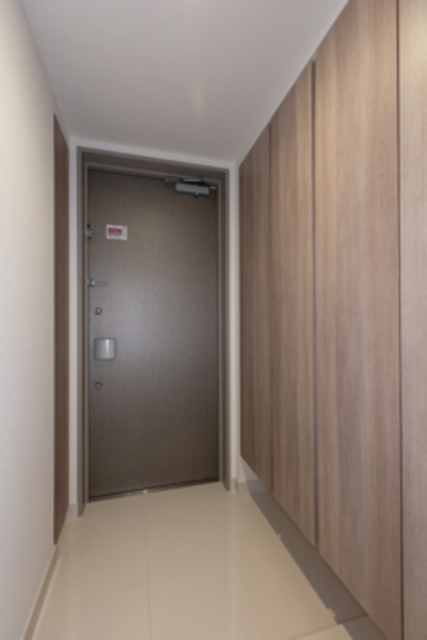 玄関です。シューズボックスが付いています。
※写真は同タイプ住戸です。