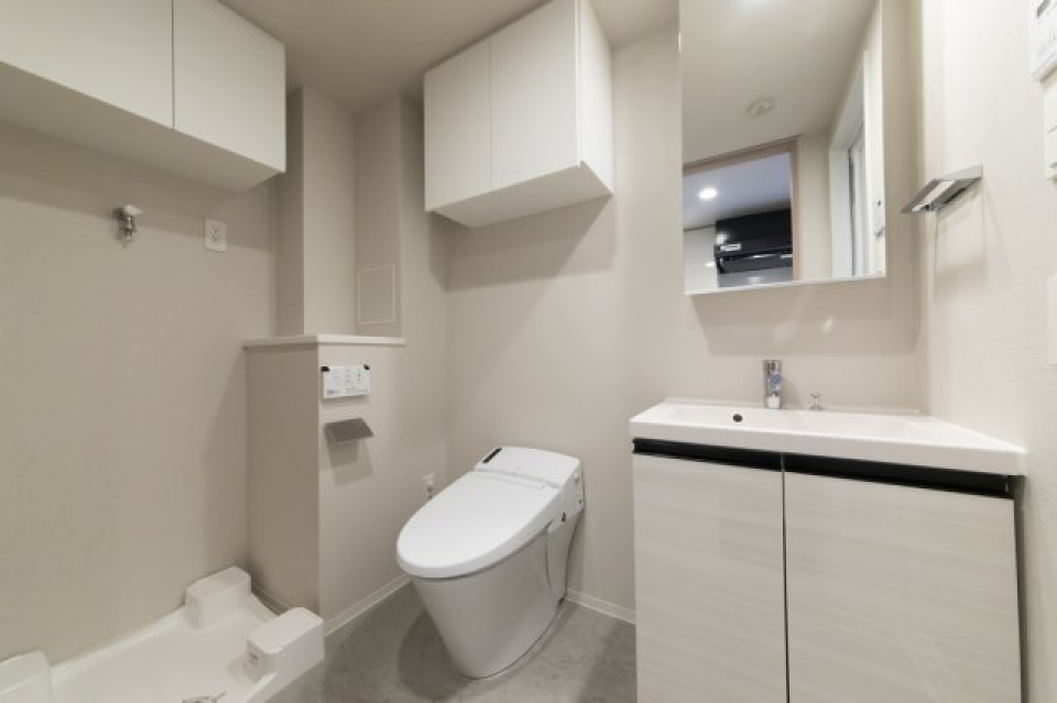 洗面所です。室内洗濯機置き場があります。
※実際の位置と反転しています。