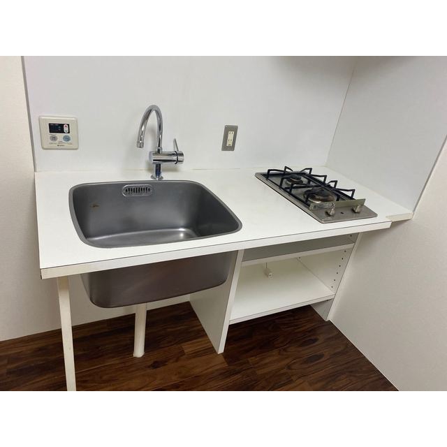 ２口のガスコンロが設置されています。