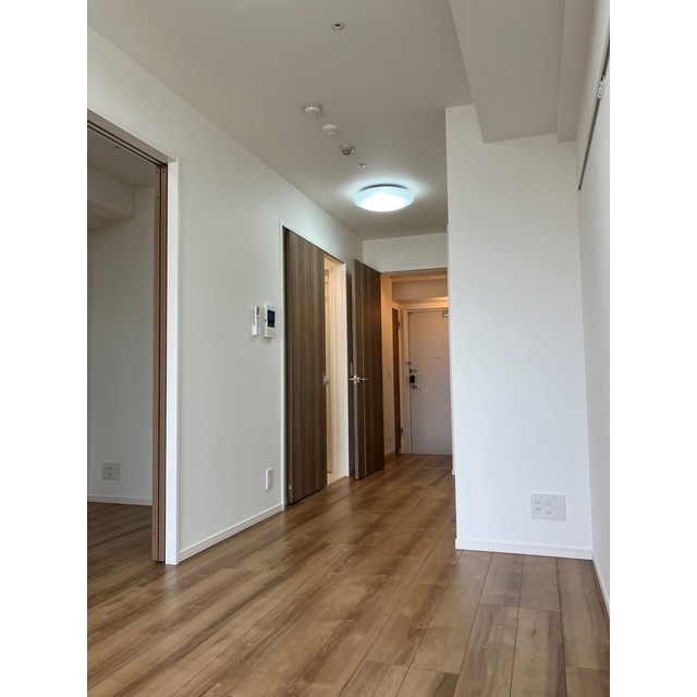 左手に2.9帖の洋室があります。