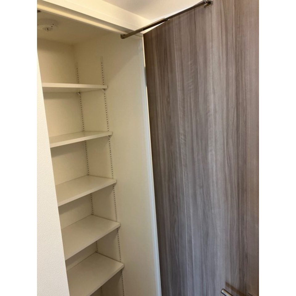 玄関はシューズボックス付きです。