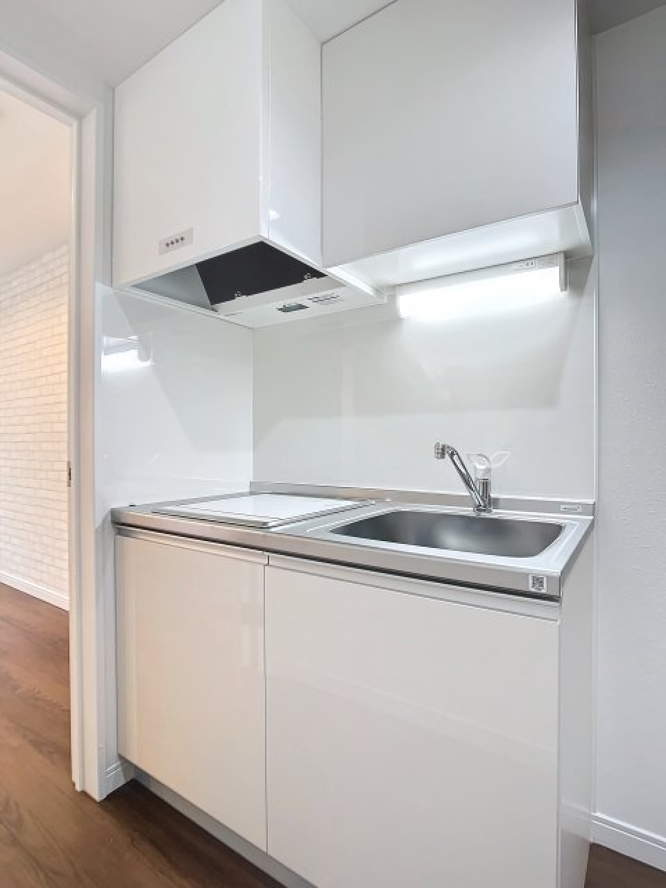 キッチンです。IHコンロが設置されています。