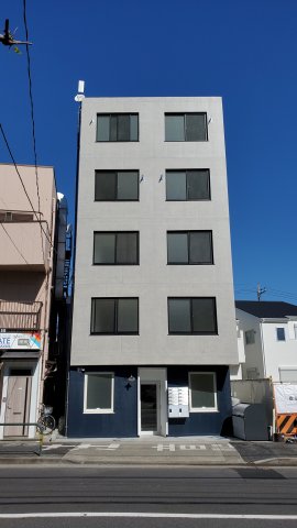 ５階建ての建物の４階のお部屋です。