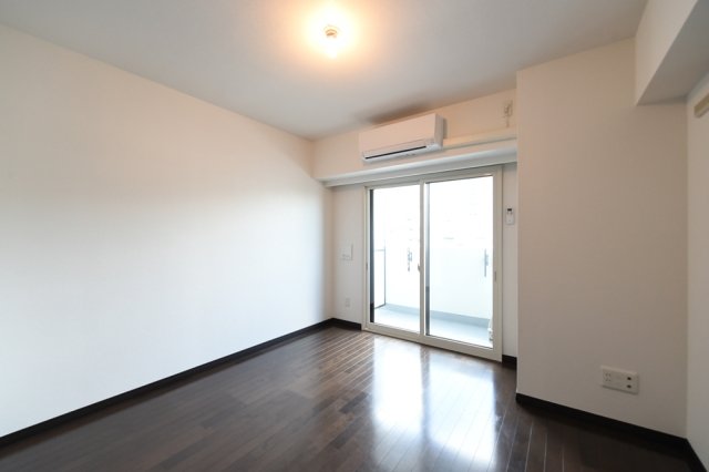 エアコンも完備されているので、季節問わず快適に過ごせそうです。