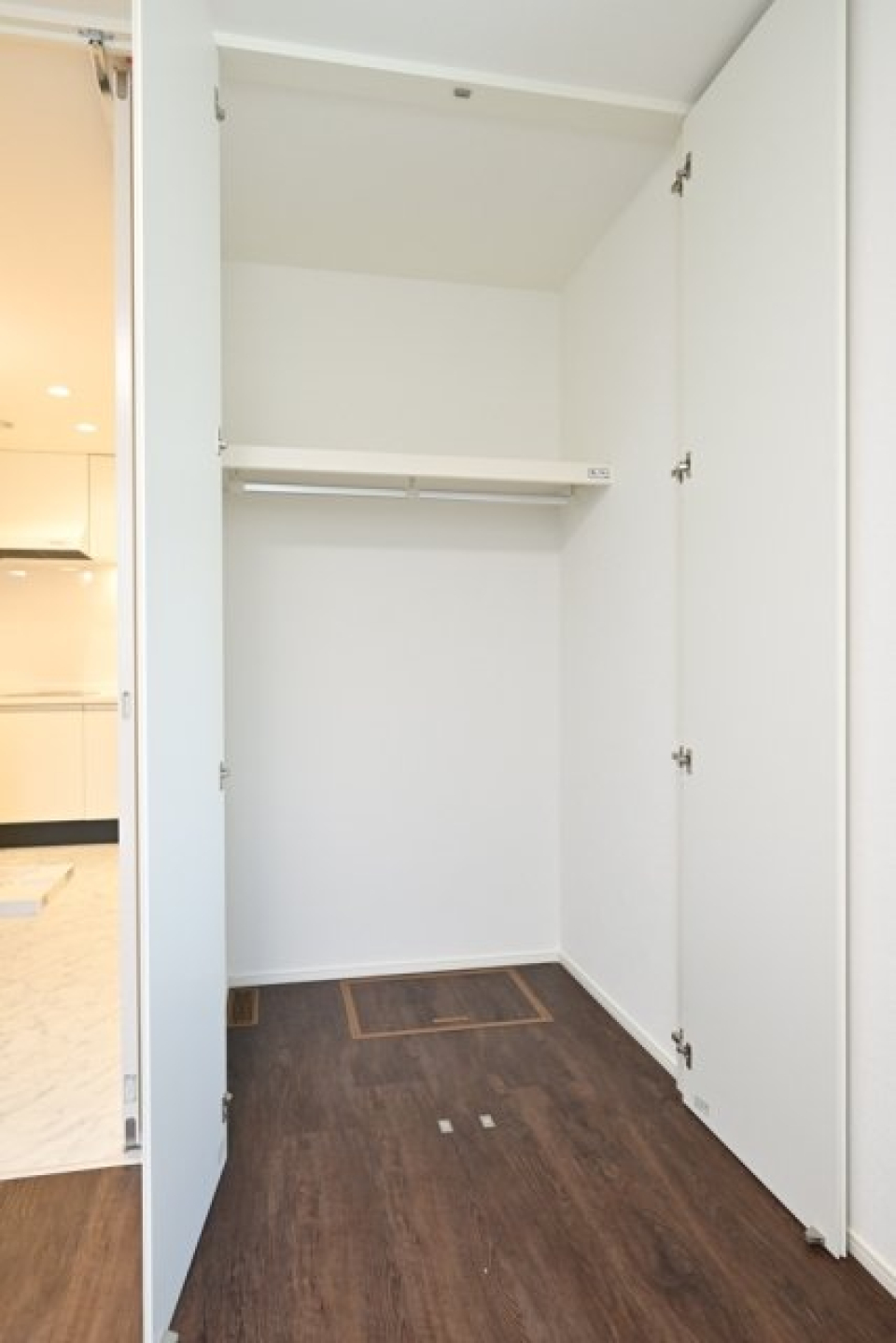 クローゼットは奥行きがあります。