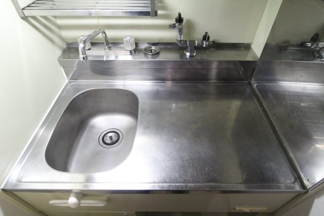 キッチンは、お掃除が楽なコンパクトサイズ。
ガスコンロ設置可。